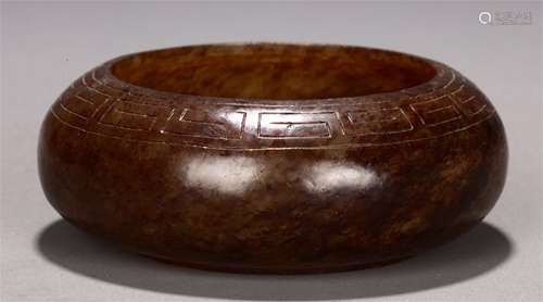 CHINESE HETIAN BROWN AND RUSSET JADE BRUSH WASHER