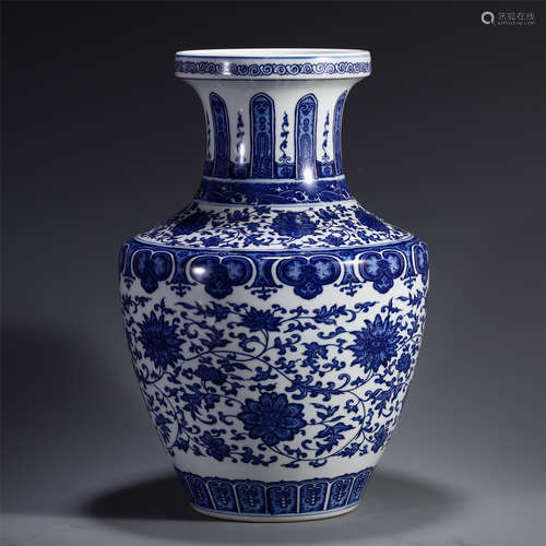 CHINESE BLUE AND WHITE PORCELAIN FLOWERS VIEWS VASE