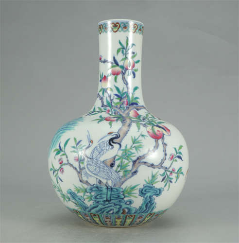 CHINESE DOUCAI PORCELAIN TIANQIU VASE