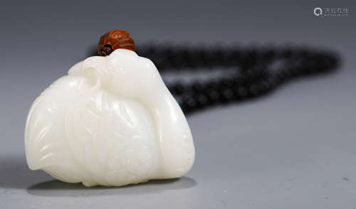 CHINESE WHITE JADE CARVED GOOSE SHAPED PLAQUE PENDANT