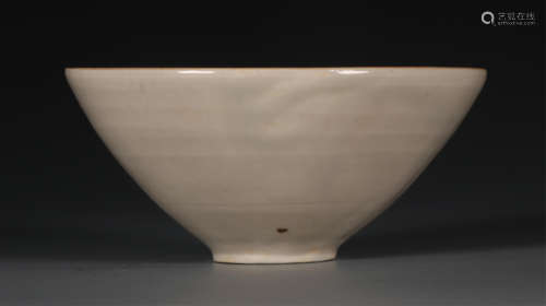 CHINESE DING WARE GLAZED INCISED BOWL