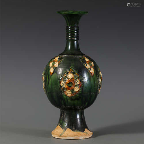 CHINESE TANG DYNASTY TRI-COLOUR GLAZED INCISED VASE