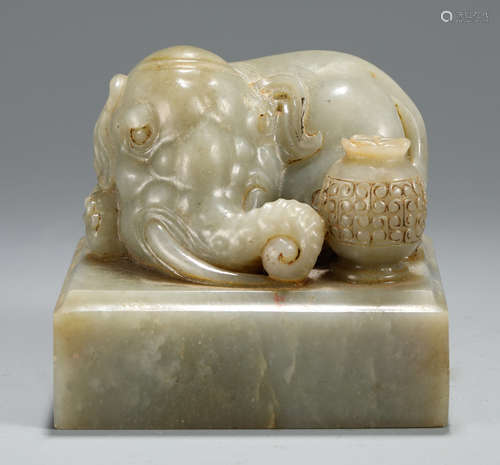 CHINESE JADE CARVED ELEPHANT SHAPED SQUARE SEAL