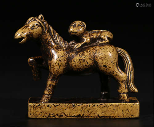 AN ANCIENT CHINESE COPPER TABLE ITEM WITH MONKEY ABOVE HORSE