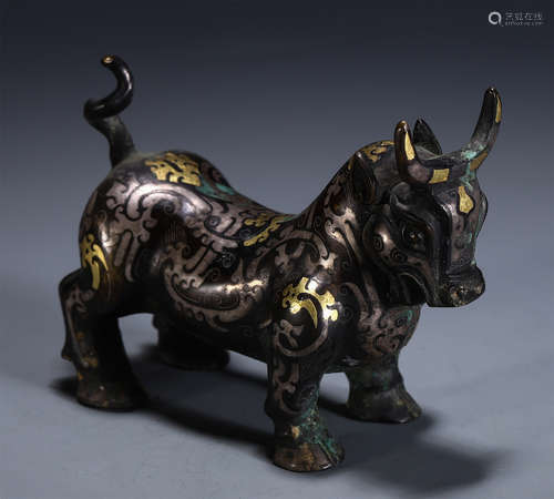 CHINESE GILT-DECORATED SILVER BEAST SHAPED TABLE ITEM