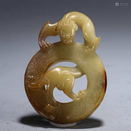 AN ANCIENT CHINESE JADE CARVED DRAGON PLAQUE