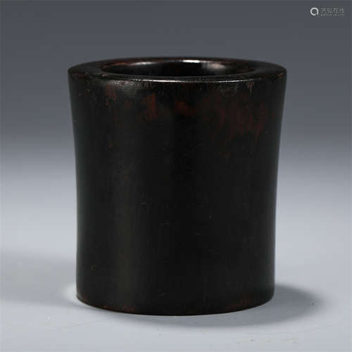 S SMALL CHINESE ROSEWOOD CARVED OGEE-FORM CUP