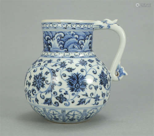 CHINESE BLUE AND WHITE PORCELAIN FLOWER DRAGON HANDLE KETTLE