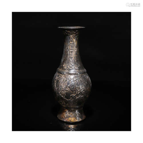 A Chinese Bronze Vase with Phoenix and Peony Patterns