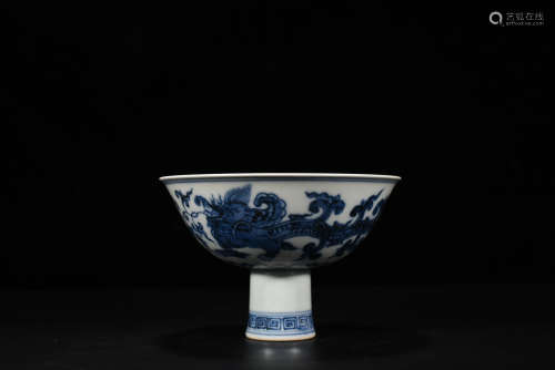 A Chinese Blue and White Floral Porcelain Bowl