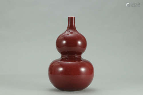 A Chinese Peachbloom-Glazed Gourd-shaped Vase