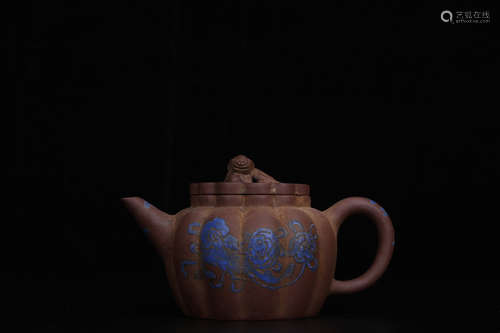 A Chinese Zisha Teapot