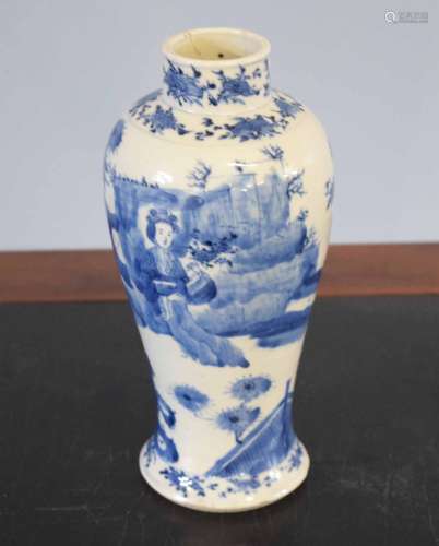 19th century Chinese vase with blue and white decoration