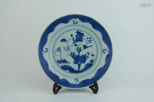 A Chinese Blue and White Floral Porcelain Plate