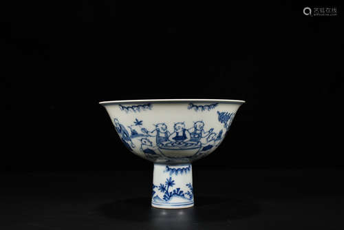 A Chinese Blue and White Porcelain Stem Bowl