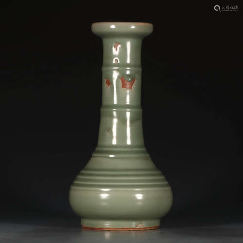 A Chinese Porcelain Vase