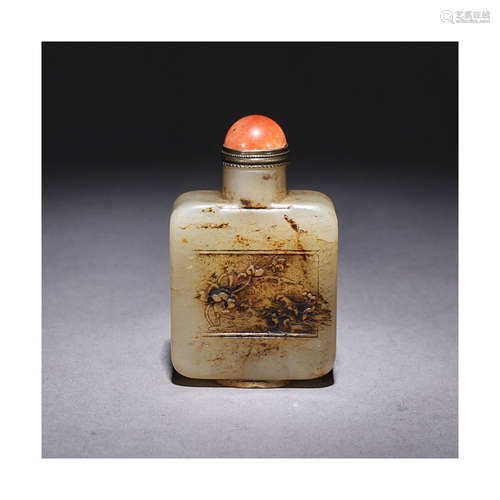 A Chinese Jade Floral Snuff Bottle