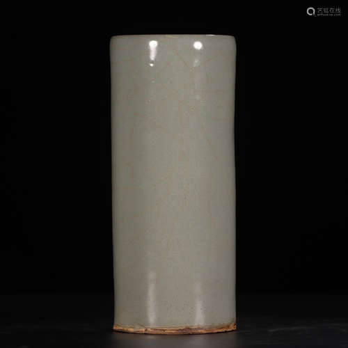 A Chinese Green Glazed Porcelain Pinholder