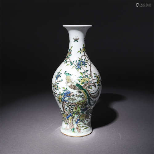 A Chinese Multicolored Porcelain Vase