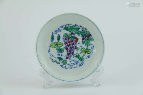 A Chinese Fruit Patterned Porcelain Plate