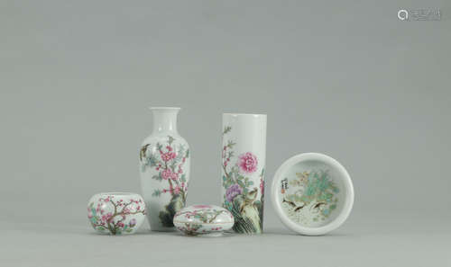 A Set of Chinese Famille Rose Porcelain Wares