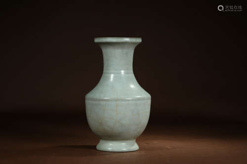 A Chinese Porcelain Vase