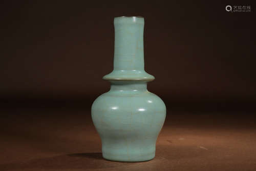 A Chinese Porcelain Vase