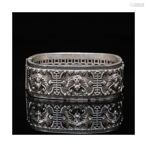 A Chinese Bronze Bracelet