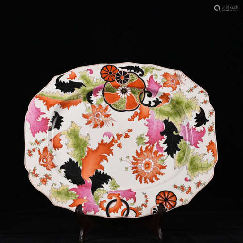 A Chinese Famille Rose Floral Porcelain Plate