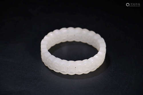 A Chinese Carved Jade Bracelet