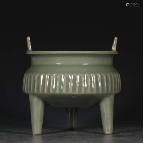 A Chinese Celadon Glazed Three-legged Porcelain Censer