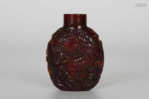 Amber character snuff bottle