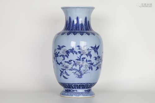 Qianlong blue and white vase