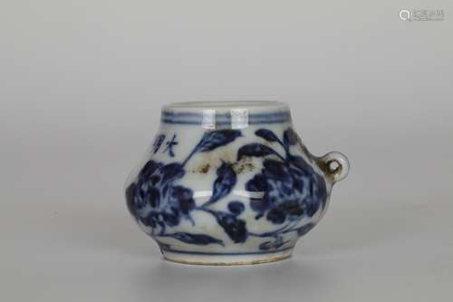 Xuande blue and white bird food jar