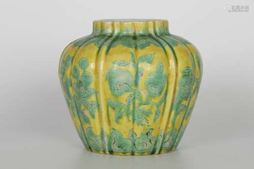 Xuande Yellow Ground Green Color Melon Ribbed Jar