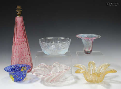 A mixed group of decorative glassware, late 19th and 20th century, including a Jobling opalescent