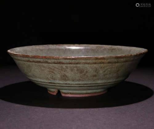宋代龙泉窑瓷碗