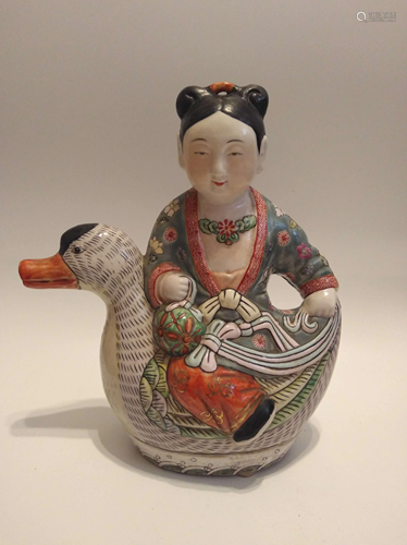 Qing dynasty Chinese Porcelain figure