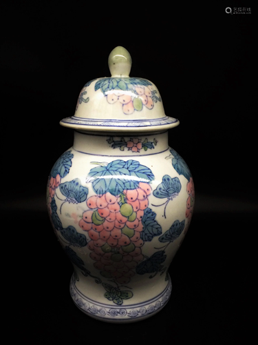 Chinese Vintage Porcelain jar with grape