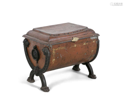 AN EMPIRE STYLE PAINTED BRASS COAL SCUTTLE, of sarcophagus form, painted black, the hinged lid