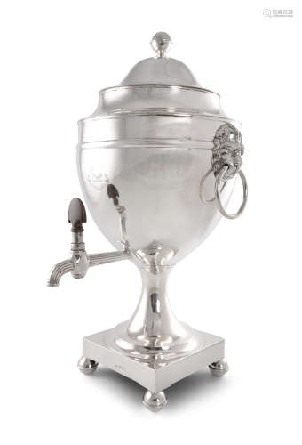 A RARE GEORGE III IRISH SILVER SAMOVAR, Dublin 1803, mark of Robert Brewing, with a domed top and