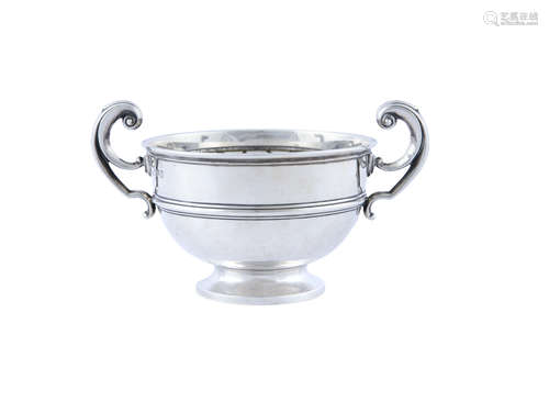 AN IRISH TWO HANDLED SILVER CUP, in the Georgian style, Dublin 1912, makers mark rubbed, with twin