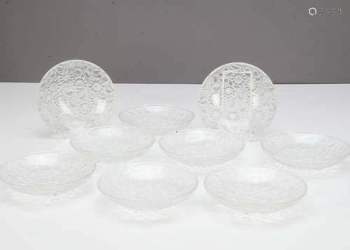 A set of nine Art Deco style frosted ice bowls, of circular design, the shallow bowl with smooth