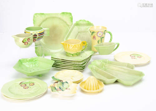 A quantity of Carltonware, including a salad set, a square shaped green dish and a set of matching