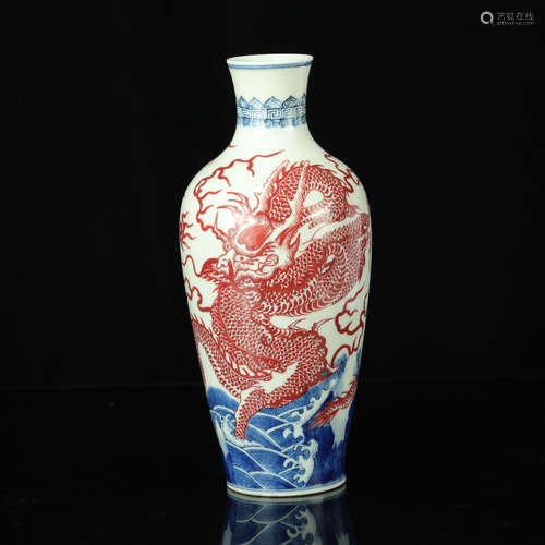 A CHINESE BLUE AND WHITE UNDERGLAZED RED DRAGON PATTERN PORCELAIN VASE