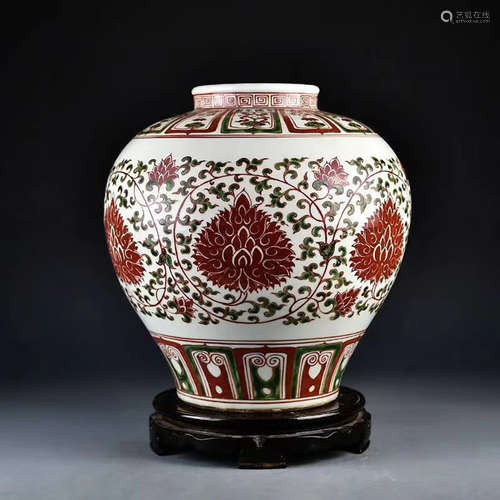 A CHINESE RED-AND-GREEN-GLAZED JAR