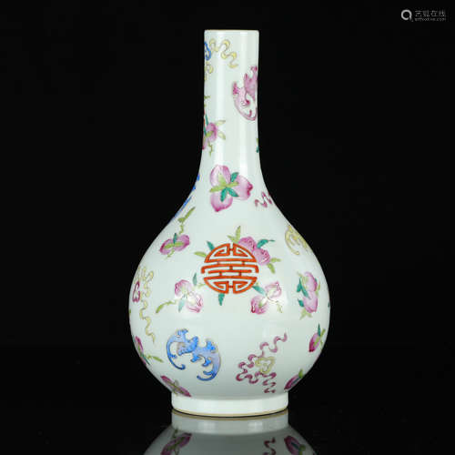 A CHINESE FAMILLE ROSE PORCELAIN FLASK