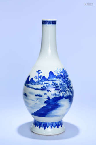 A CHINESE BLUE AND WHITE FLORAL PORCELAIN VASE