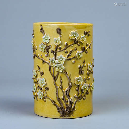 A YELLOW GLAZE POWDER ENAMEL PORCELAIN CARVED BRUSH POT PAINTED FLOWER PATTERNS