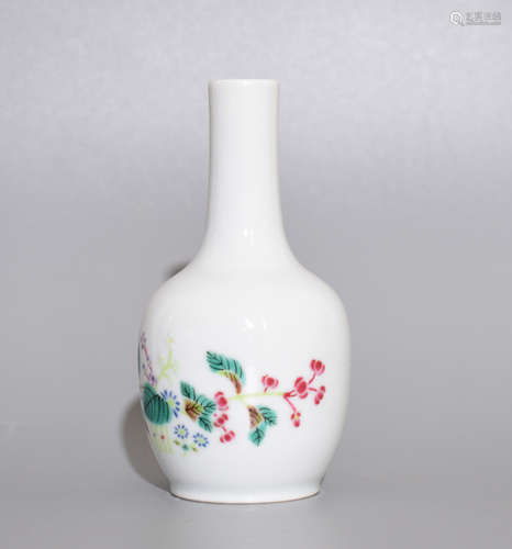 A POWDER ENAMEL FLOWER VASE